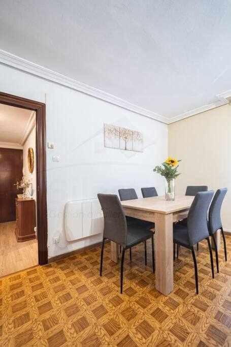 Appartement El Llar Del Gueelu à Gijón Extérieur photo
